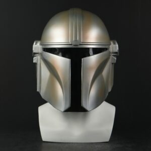 Capacete prateado do Mandaloriano em busto de apoio, The Mandalorian