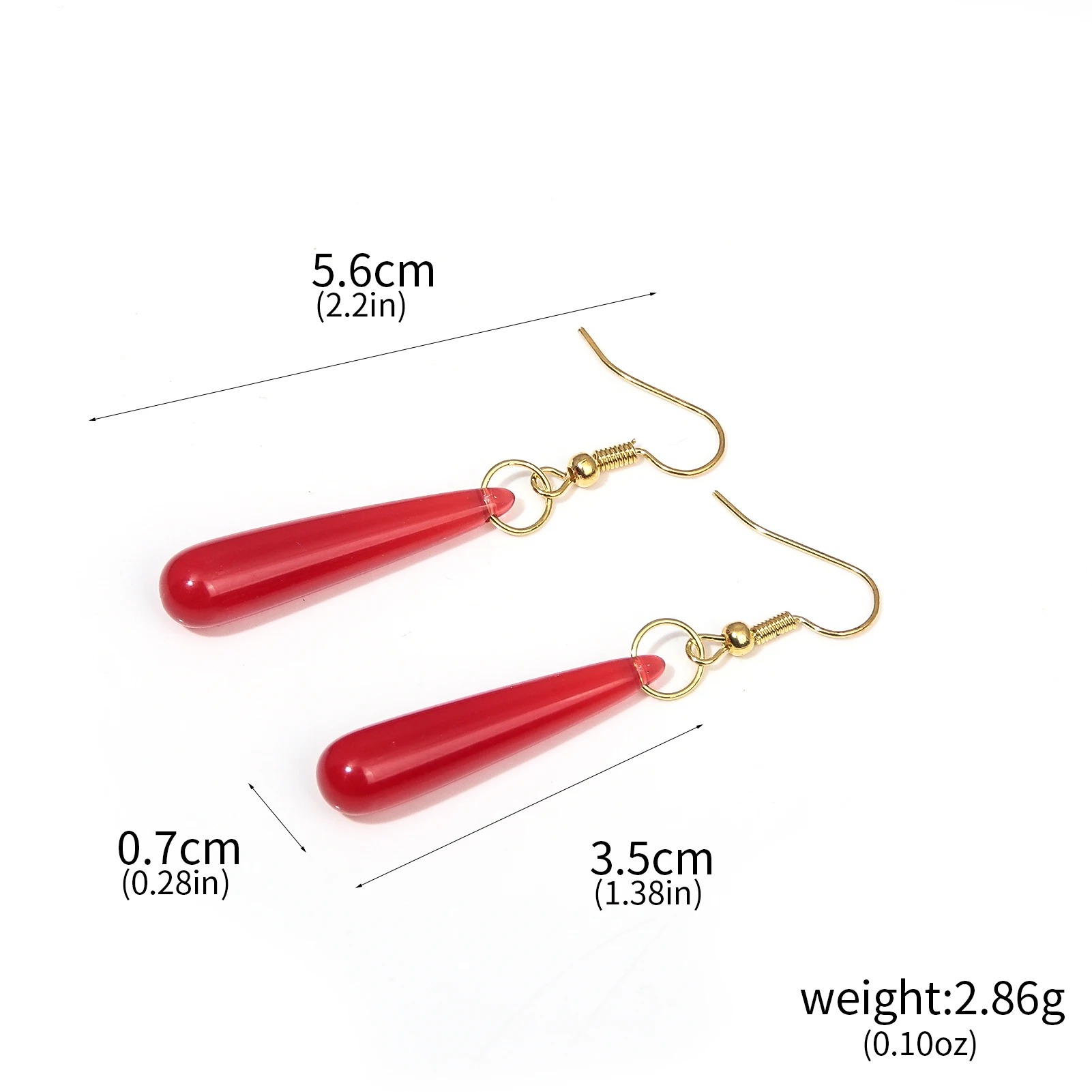 Medidas dos brincos da Frieren: 5,6 cm de comprimento e 2,86 g