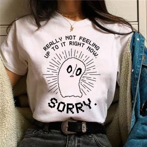 Fantasma Napstablook e a frase Sorry em camiseta branca de Undertale