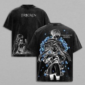 Camiseta preta lavada com logotipo Frieren no peito e a Frieren entre flores azuis nas costas