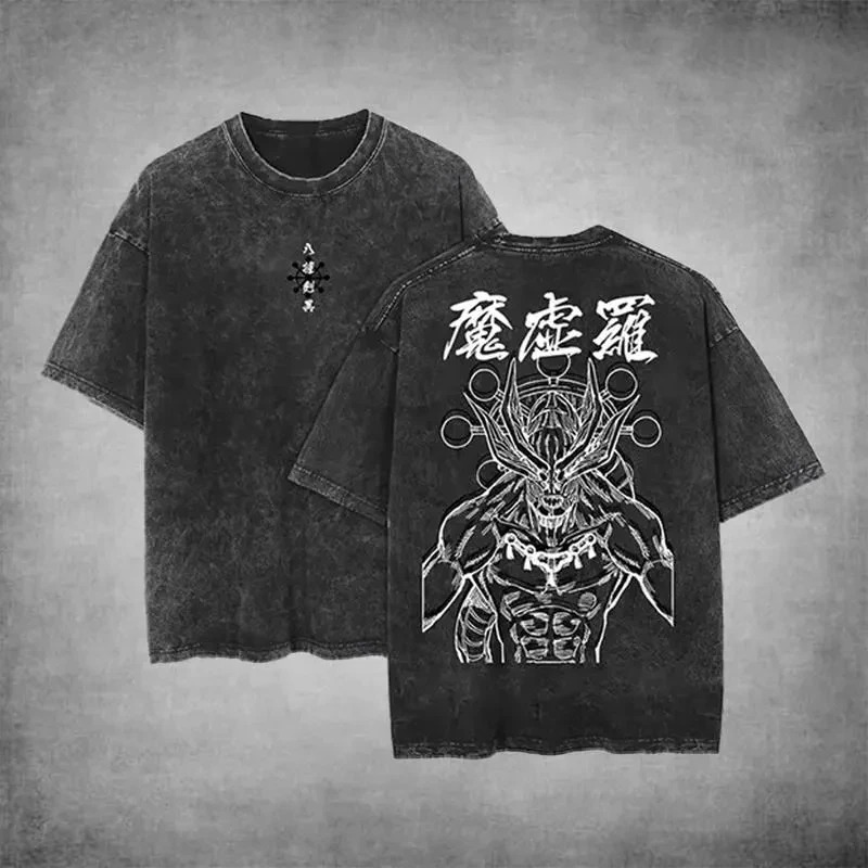 Camiseta preta lavada com Mahoraga em traços brancos nas costas, de Jujutsu Kaisen