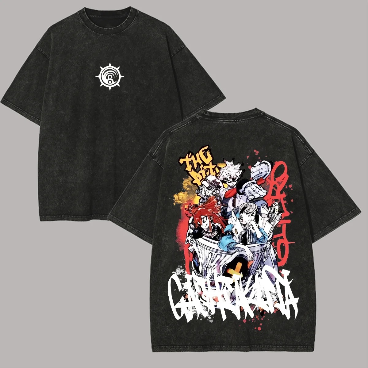 Camiseta preta lavada de Gachiakuta com a arte do grupo em vermelho e branco nas costas