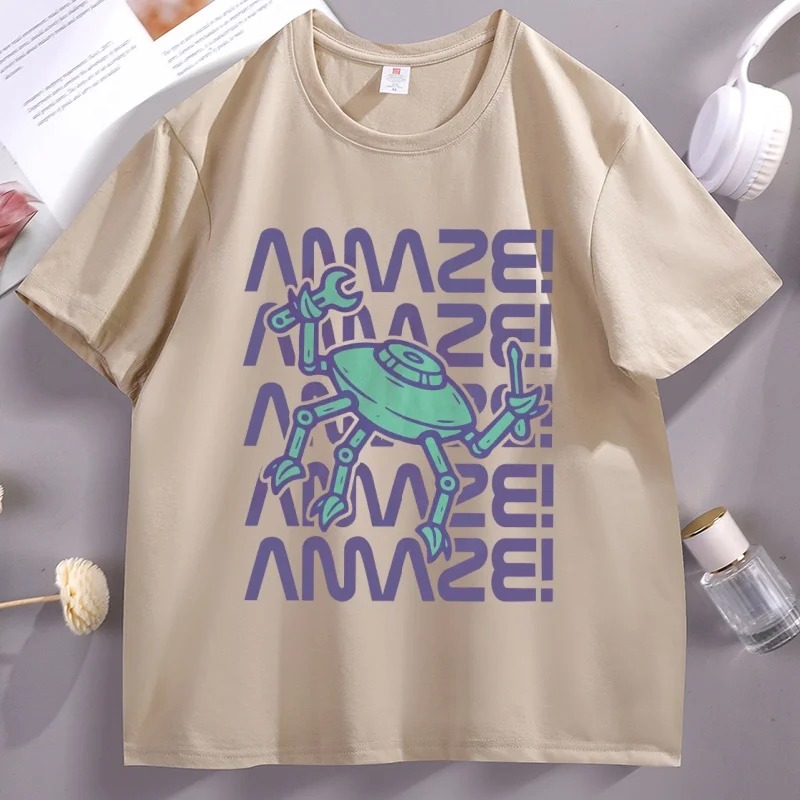 Camiseta cáqui com o Rocky e AMAZE repetido em roxo, de Devorador de Estrelas