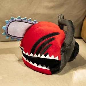 Capuz vermelho de motosserra do Denji, de Chainsaw Man, com boca de dentes e lâmina lateral
