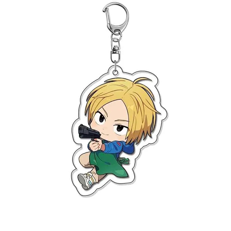 Chaveiro chibi de Sakamoto Days, personagem loiro de avental verde com arma na mão, em acrílico