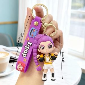 Chaveiro de figura em PVC de cantora de tranças roxas, Guerreiras do K-Pop, com tira roxa e argola dourada