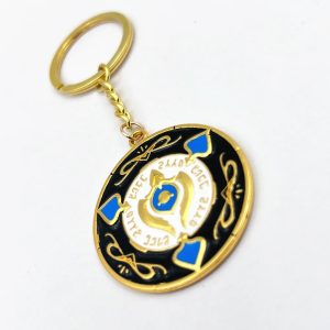 Chaveiro de moeda do Aventurine, Honkai: Star Rail, com medalhão esmaltado e corrente dourada, em fundo claro