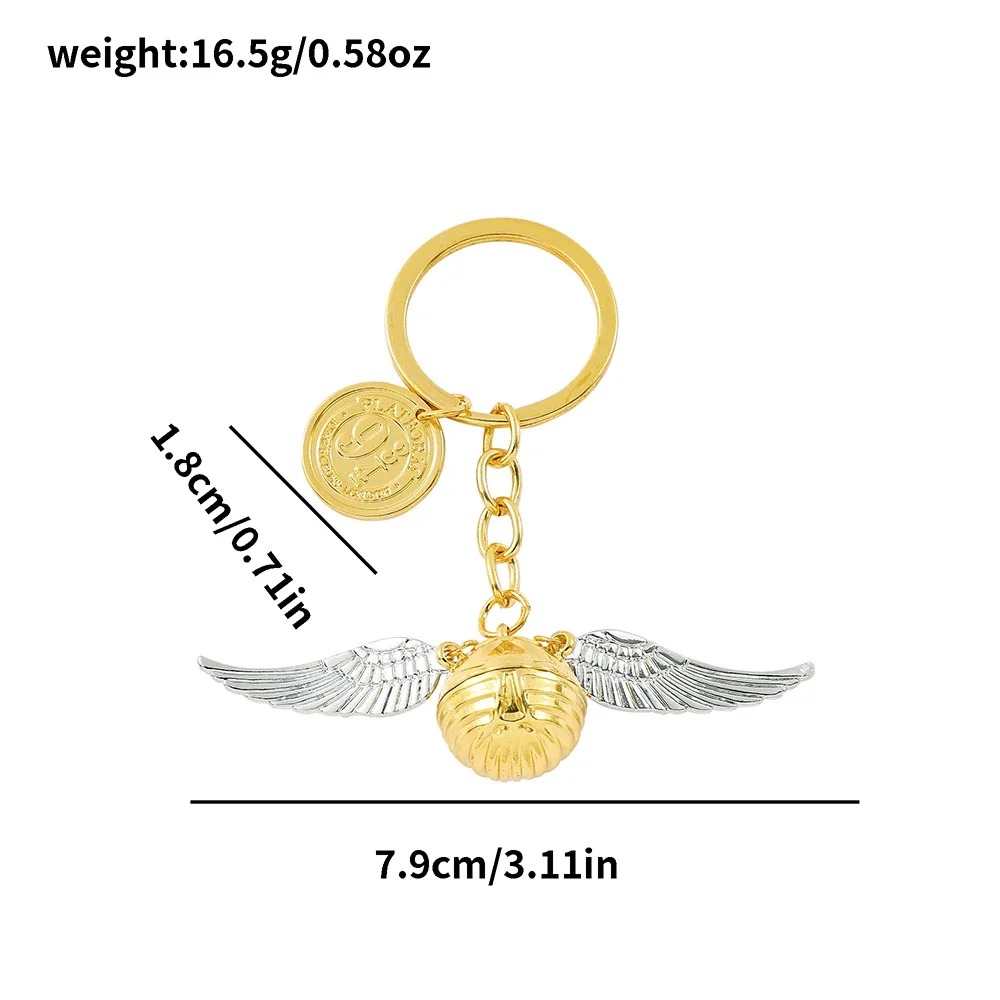Chaveiro do Pomo de Ouro com medidas de 7,9 x 1,8 cm e peso de 16,5 g
