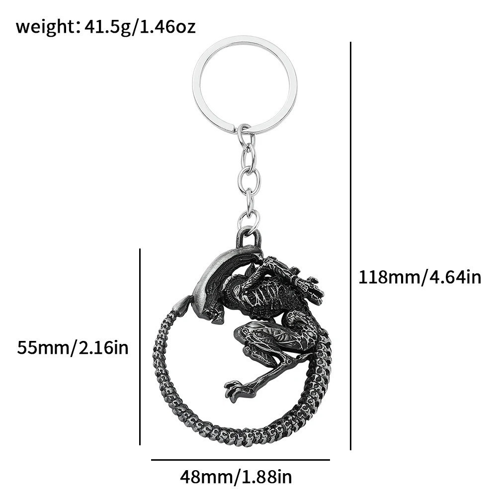 Chaveiro do Xenomorfo com medidas de 55 x 48 mm e 118 mm de comprimento