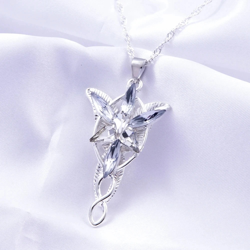 Colar Evenstar com pingente de estrela de cristal e corrente prateada