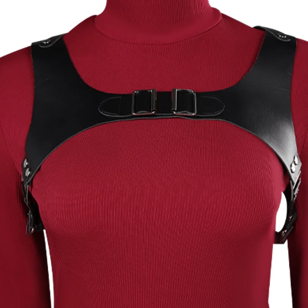 Arnês de couro preto sobre o vestido vermelho do cosplay da Ada Wong, Resident Evil