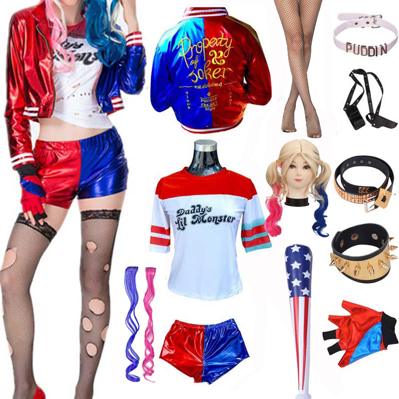 Arlequina: jaqueta vermelha e azul, camiseta, short, peruca loira e acessórios