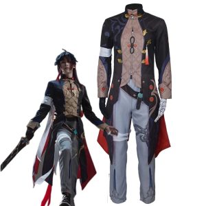 Casaco longo escuro com bordados e calça cinza do cosplay do Blade, ao lado da arte do personagem