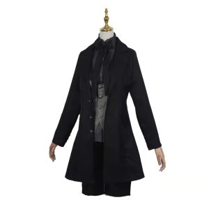 Cosplay do Ciel Phantomhive, de Black Butler, num manequim, com casaco preto longo, colete cinza e laço preto