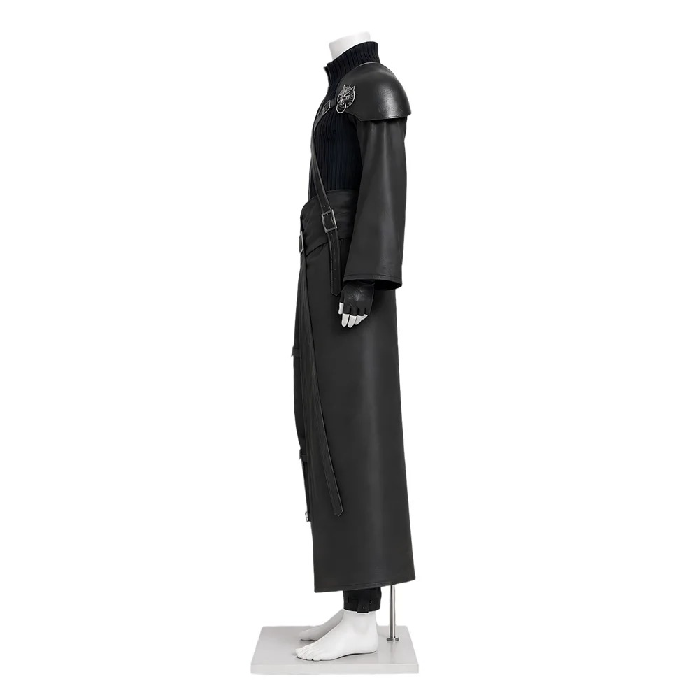 Vista lateral do traje preto do cosplay do Cloud Strife, de Final Fantasy VII