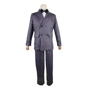 Manequim vestindo o terno listrado e a gravata-borboleta do Gomez Addams, A Família Addams