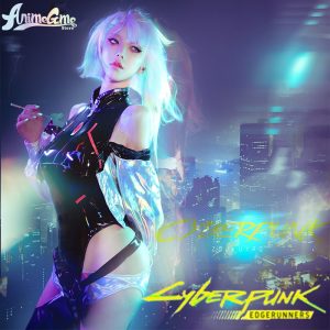 Lucy, de Cyberpunk: Edgerunners, em body preto com peruca prateada