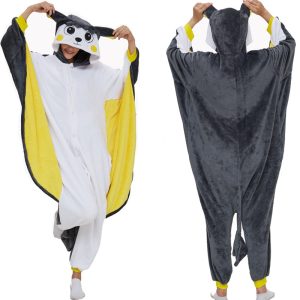 Macacão pijama do Emolga, de Pokémon, cinza, branco e amarelo com asas nos braços