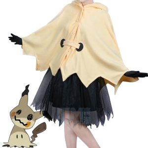 Capa bege do Mimikyu, de Pokémon, usada com saia de tule preta