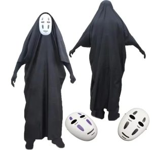 Cosplay do Sem-Rosto com manto preto comprido, máscara branca e luvas, de A Viagem de Chihiro