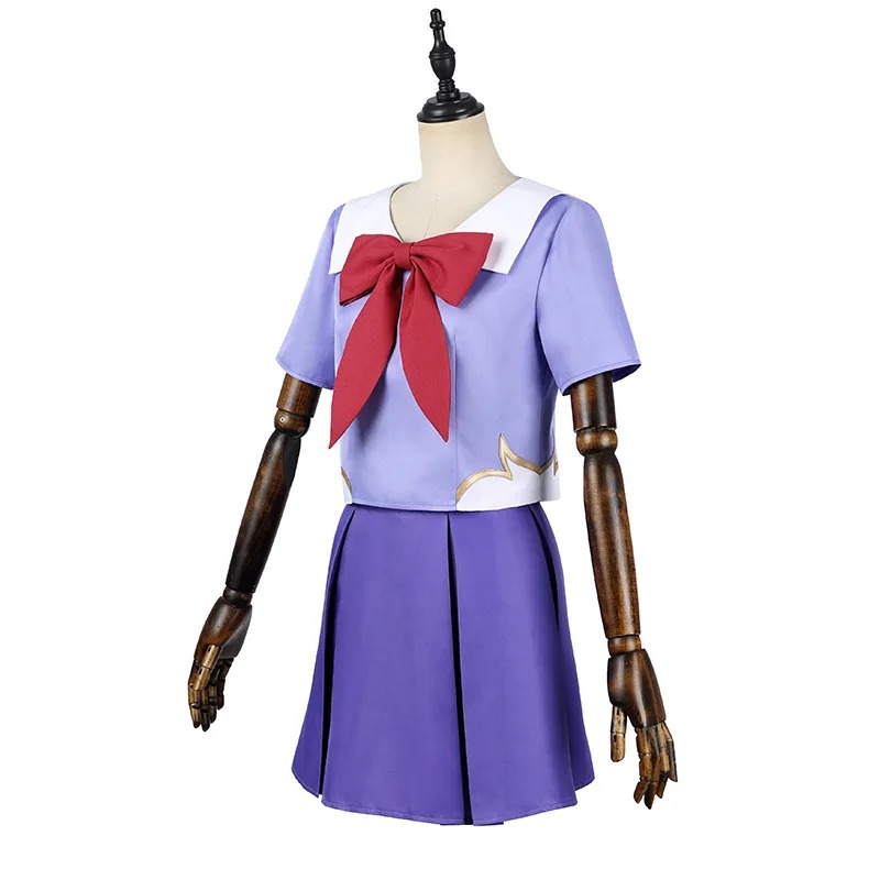 Cosplay da Yuno Gasai em três quartos, com laço vermelho e saia plissada roxa, Mirai Nikki