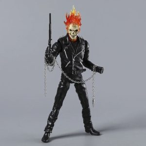 Motoqueiro Fantasma da Marvel de jaqueta preta, corrente enrolada e cabeça em chamas