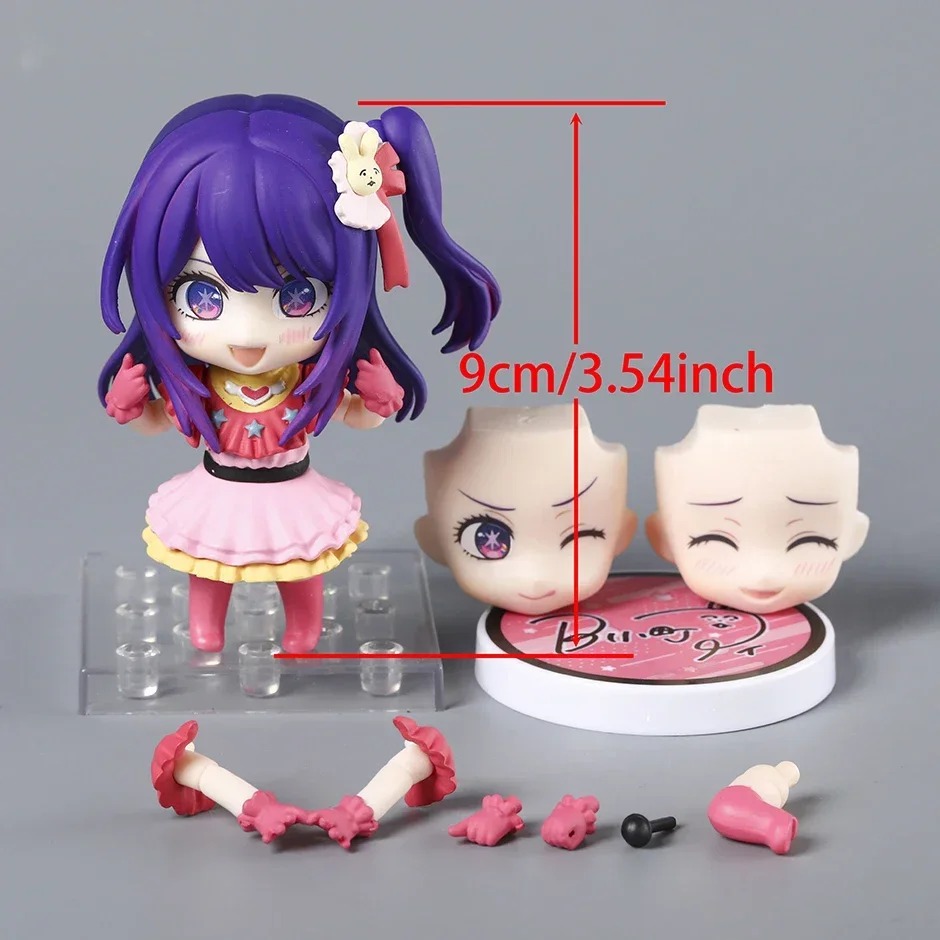 Figure da Ai Hoshino com a marcação de 9 cm de altura e as peças trocáveis ao lado