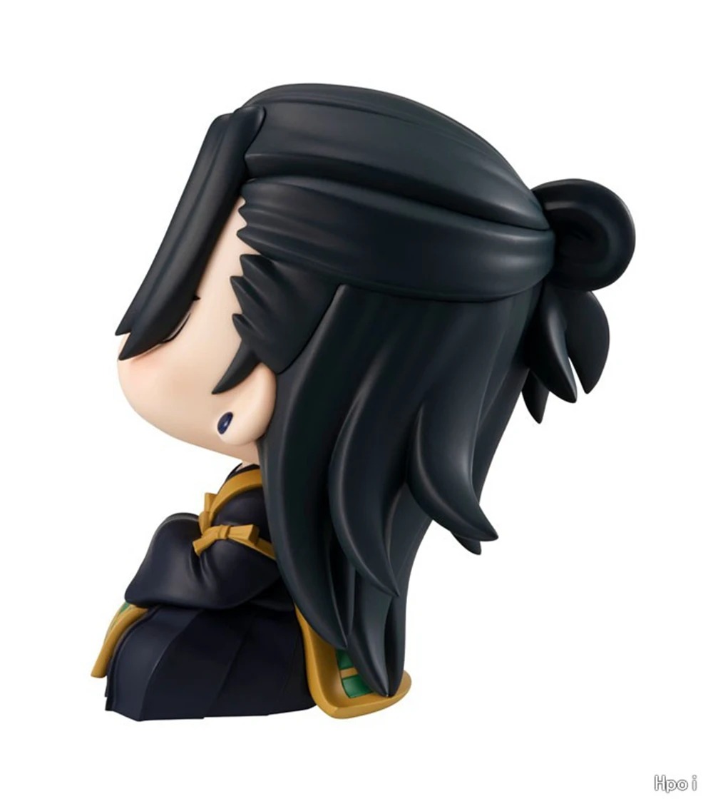 Lateral da figure do Geto, de Jujutsu Kaisen, mostrando o coque do cabelo