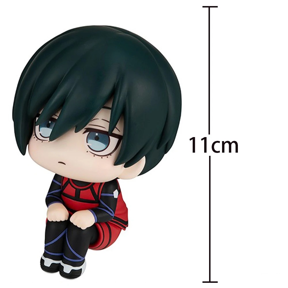 Figure do Rin Itoshi de Blue Lock ao lado da marcação de 11 cm