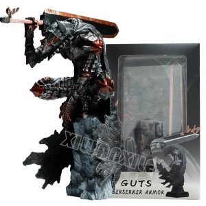 Figure do Guts, de Berserk, com armadura Berserker escura e espada gigante