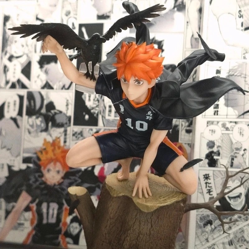 Detalhe da figure do Hinata Shoyo com corvos e uniforme número 10, Haikyuu!!