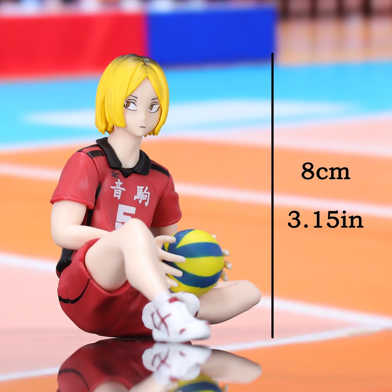 Figure do Kenma, de Haikyuu!!, com a indicação de 8 cm de altura