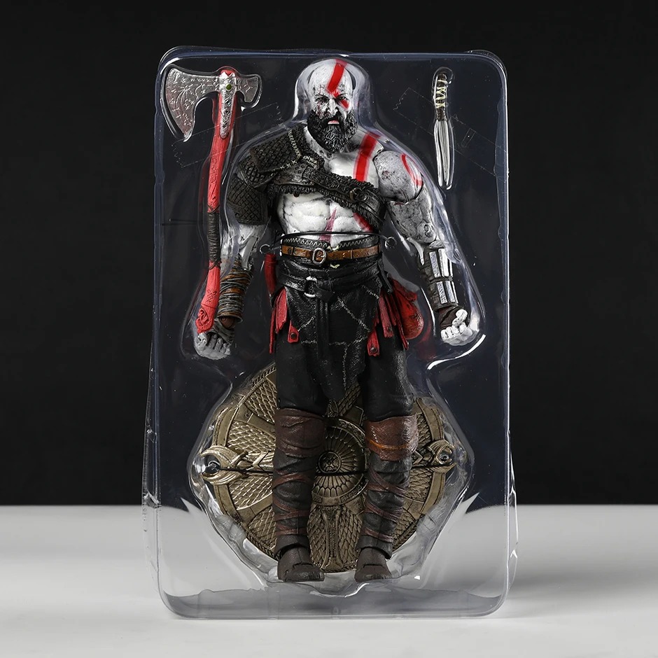 Figure do Kratos com machado e escudo num suporte de plástico transparente