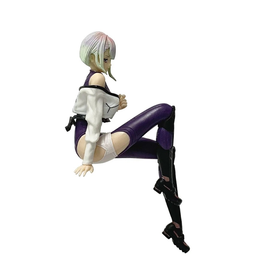 Lucy de Cyberpunk: Edgerunners em figure, de lado, sentada com uma perna dobrada