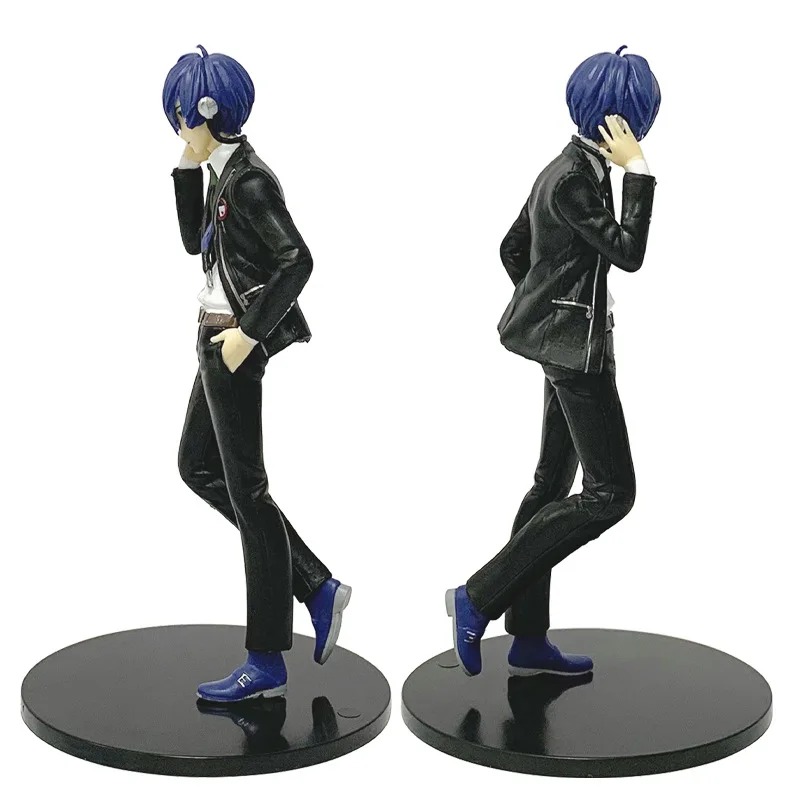 Figure do Makoto Yuki, de Persona 3, em três ângulos (frente, lado e costas) sobre base preta