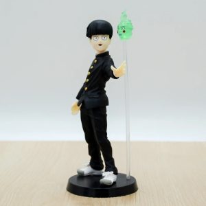Mob de uniforme escolar preto com o espírito Dimple verde, figure de Mob Psycho 100, sobre base preta