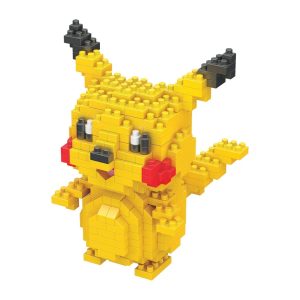 Pikachu montado com mini blocos amarelos, de bochechas vermelhas e orelhas pretas