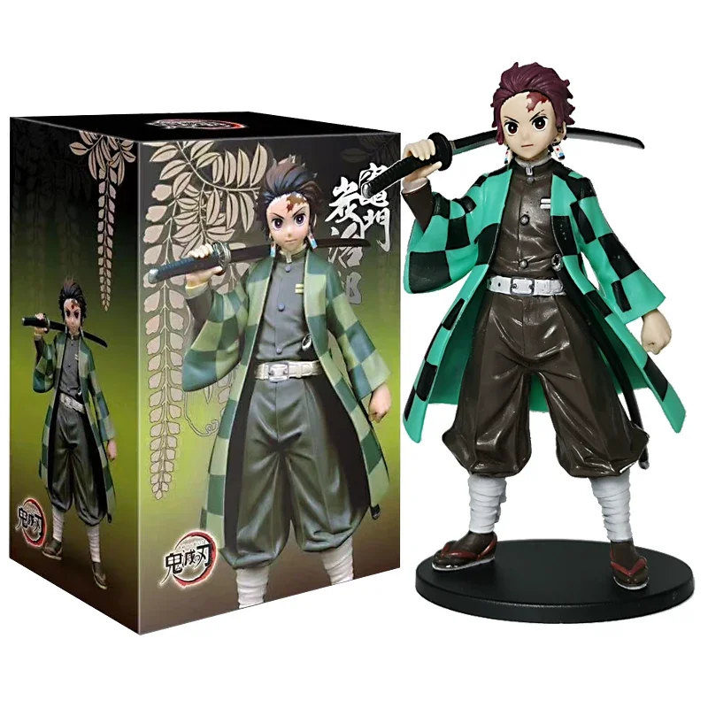 Tanjiro Kamado em figure de Demon Slayer, com haori xadrez verde, ao lado da caixa