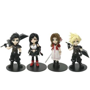 Quatro figures chibi de Final Fantasy VII, Zack, Tifa, Aerith e Cloud, em bases pretas
