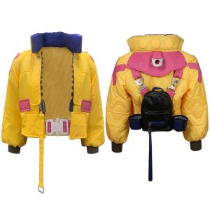 Jaqueta amarela da Killjoy, de Valorant, com toques de rosa e roxo e mochila preta nas costas