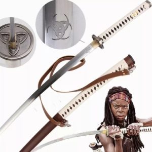Katana da Michonne, de The Walking Dead, com bainha marrom e guarda em destaque