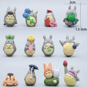 Doze miniaturas do Totoro, do Studio Ghibli, em poses variadas, com o Gatobus, de 1,5 a 3 cm