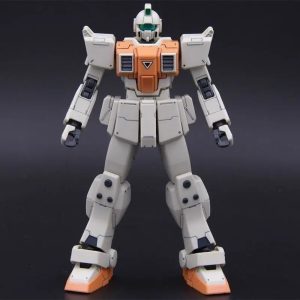 Mecha Gundam RGM-79G Ground Type montado em 1/144, de frente, com escudo laranja