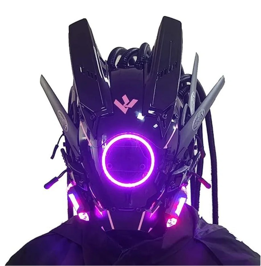 Máscara cyberpunk preta com anel de luz LED roxo e detalhes mecânicos, vista de frente