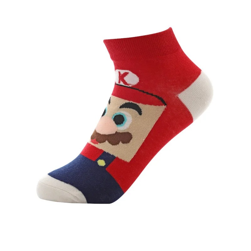 Meia curta vermelha e azul com o rosto do Mario, de Super Mario