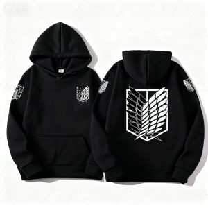 Moletom preto de capuz de Attack on Titan, frente e costas, com as Asas da Liberdade brancas