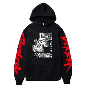 Moletom preto de capuz com painel de mangá do Guts no peito e BERSERK vermelho nas mangas