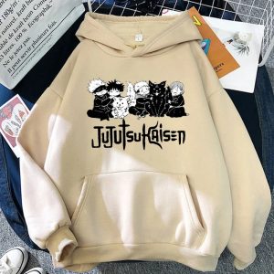 Moletom caqui com capuz e a turma chibi de Jujutsu Kaisen acima do nome da série