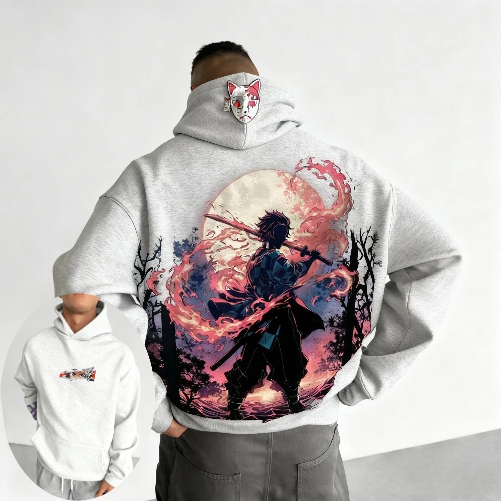 Moletom cinza-claro de capuz com a arte do Tanjiro de Demon Slayer nas costas