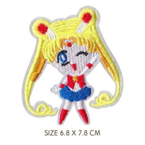 Patch bordado chibi da Sailor Moon (Usagi), com a medida de 6,8 x 7,8 cm